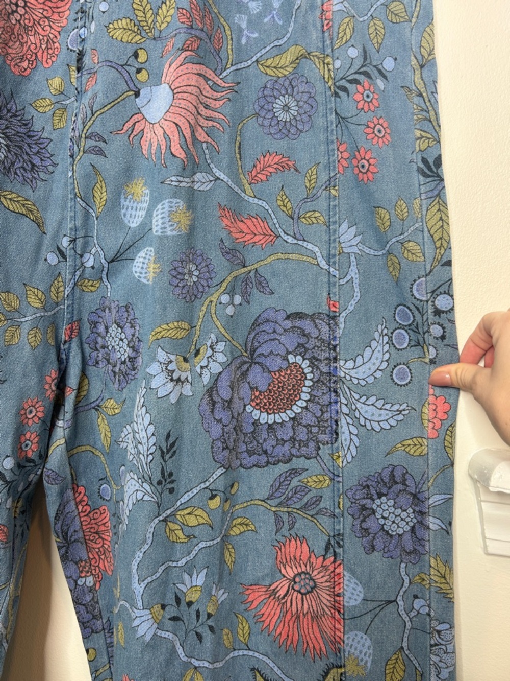 NEW Easel Oversized Floral Print Denim Overall Jumpsuit Washed Denim Size Large - Picture 10 of 11
